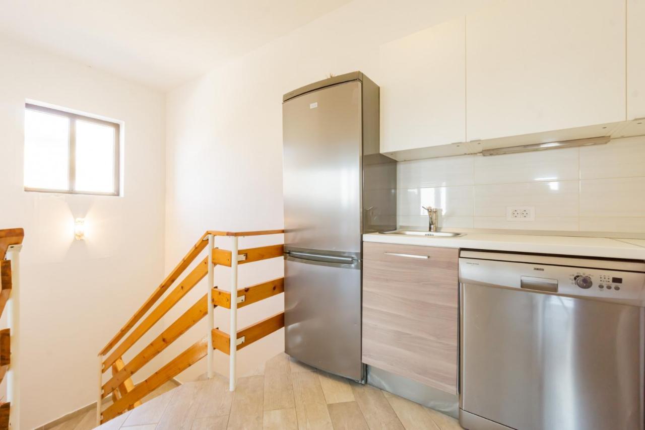 Апартаменты Kob Orog Good Location With Sea Views And Modern Decor Метайна Экстерьер фото